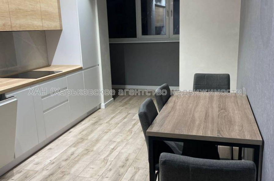 Продам квартиру, Героев Харькова просп. , 1 кім., 42 м², капитальный ремонт 