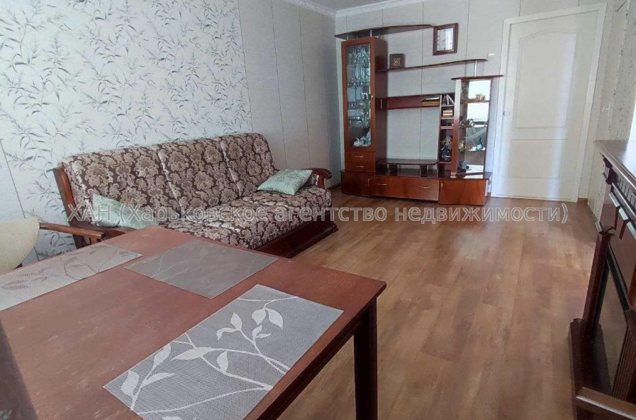 Продам квартиру, 23 Августа ул. , 3 кім., 58.40 м², советский ремонт 