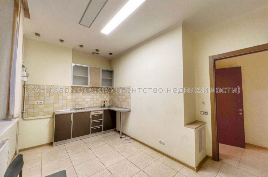 Продам квартиру, Петра Болбочана ул. , 2 кім., 96 м², косметический ремонт 