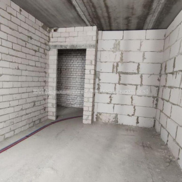 Продам квартиру, Шевченковский пер. , 1  ком., 42 м², без внутренних работ 