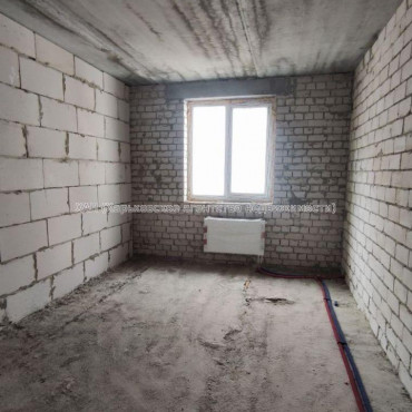 Продам квартиру, Шевченковский пер. , 1  ком., 42 м², без внутренних работ 