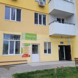Продам квартиру, Гвардейцев Широнинцев ул. , 4  ком., 110 м², частичный ремонт