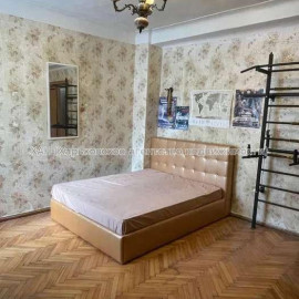 Продам квартиру, 3 кім., 89 м², косметический ремонт