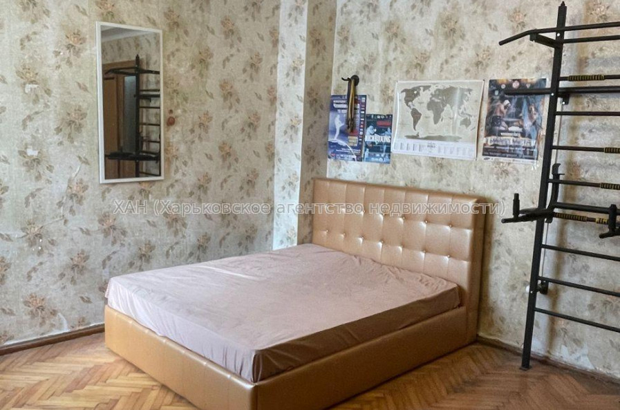 Продам квартиру, 3  ком., 89 м², косметический ремонт 