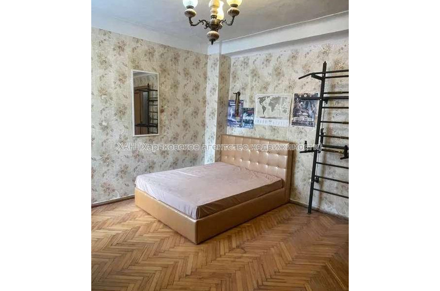 Продам квартиру, 3  ком., 89 м², косметический ремонт 