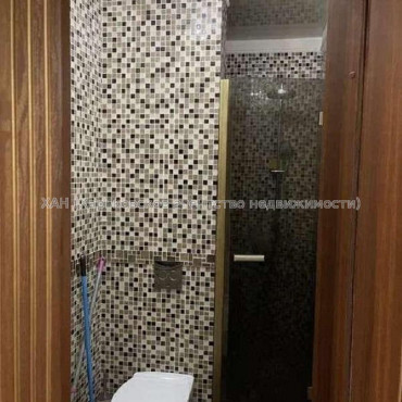 Продам квартиру, Гольдберговская ул. , 3 кім., 150 м², капитальный ремонт 