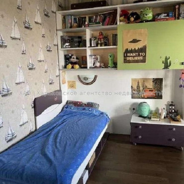 Продам квартиру, Гольдберговская ул. , 3 кім., 150 м², капитальный ремонт 