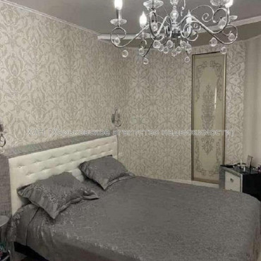 Продам квартиру, Гольдберговская ул. , 3 кім., 150 м², капитальный ремонт 