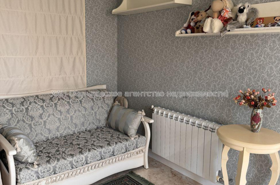 Продам квартиру, Гольдберговская ул. , 3 кім., 150 м², капитальный ремонт 