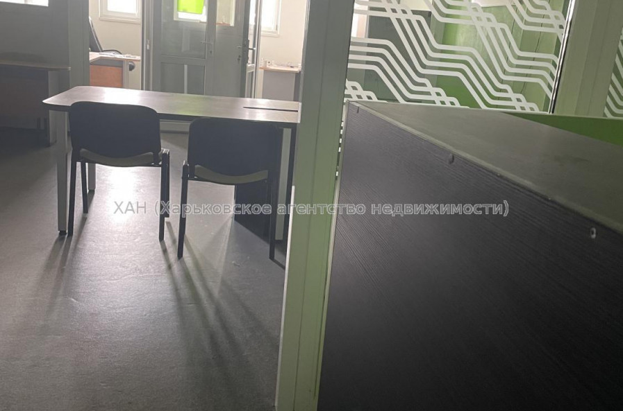 Сдам нежилую недвижимость, офис в офисном центре , 5  ком., 73 м², капитальный ремонт 