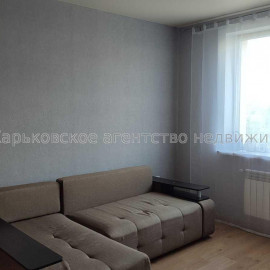 Продам квартиру, Ньютона ул. , 1 кім., 44.20 м², евроремонт