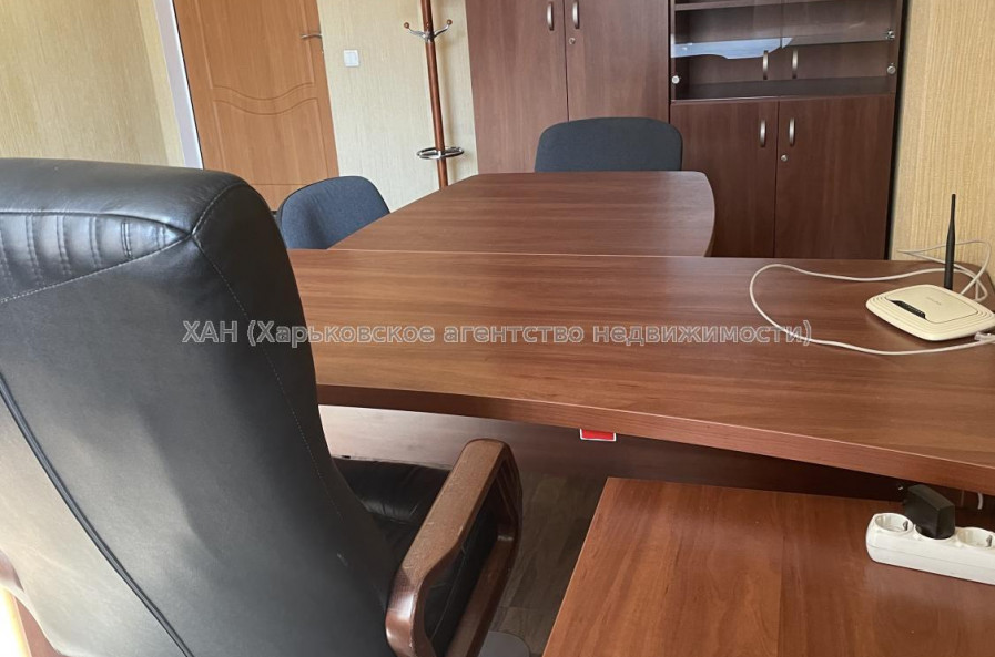 Сдам нежилую недвижимость, офис в офисном центре , 1  ком., 20.10 м², капитальный ремонт 