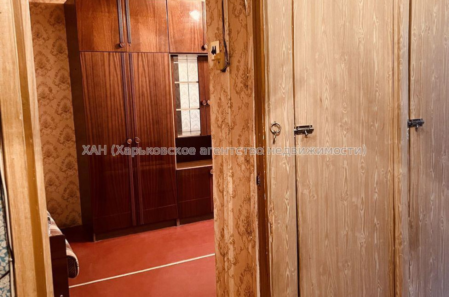 Продам квартиру, Тракторостроителей просп. , 1 кім., 33 м², косметический ремонт 