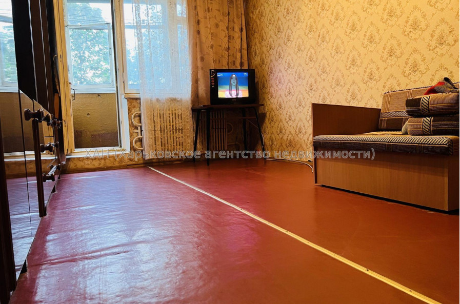 Продам квартиру, Тракторостроителей просп. , 1 кім., 33 м², косметический ремонт 