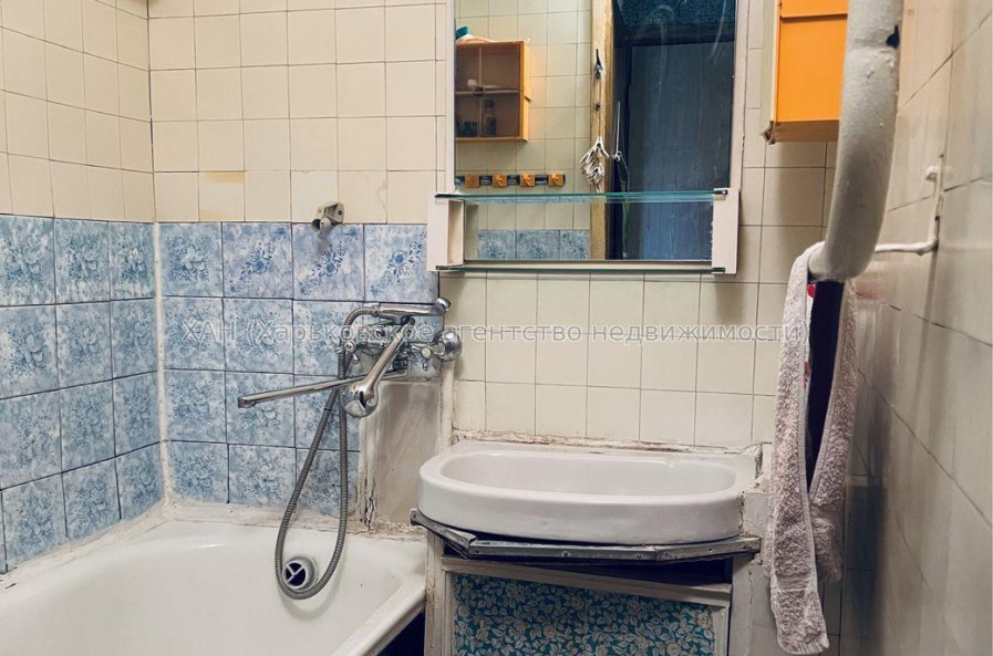 Продам квартиру, Тракторостроителей просп. , 1 кім., 33 м², косметический ремонт 