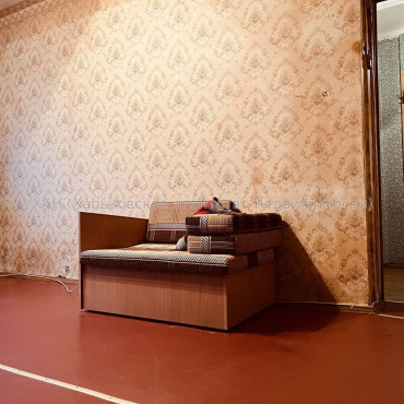 Продам квартиру, Тракторостроителей просп. , 1  ком., 33 м², косметический ремонт 