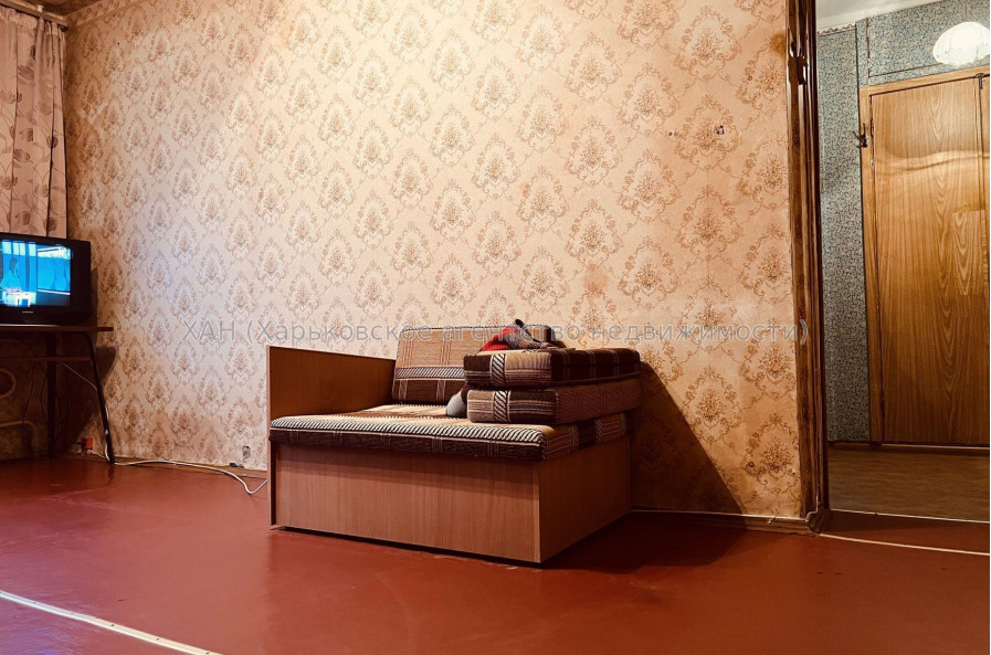Продам квартиру, Тракторостроителей просп. , 1 кім., 33 м², косметический ремонт 