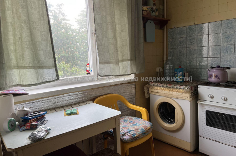 Продам квартиру, Тракторостроителей просп. , 1 кім., 33 м², косметический ремонт 