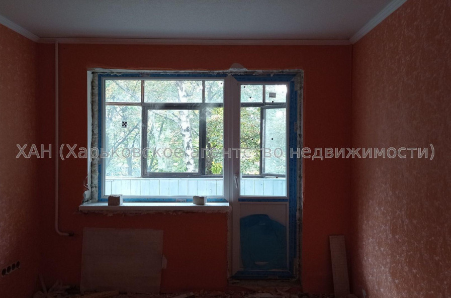 Продам квартиру, Непокоренных ул. , 1 кім., 32 м², частичный ремонт 