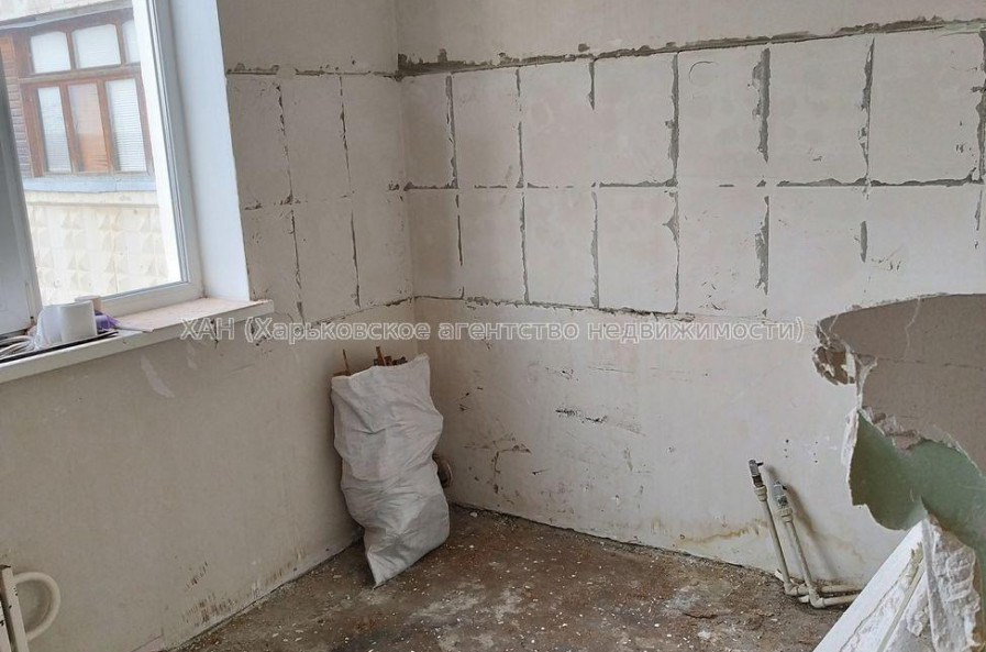 Продам квартиру, Волонтерская ул. , 4  ком., 83.90 м², без ремонта 