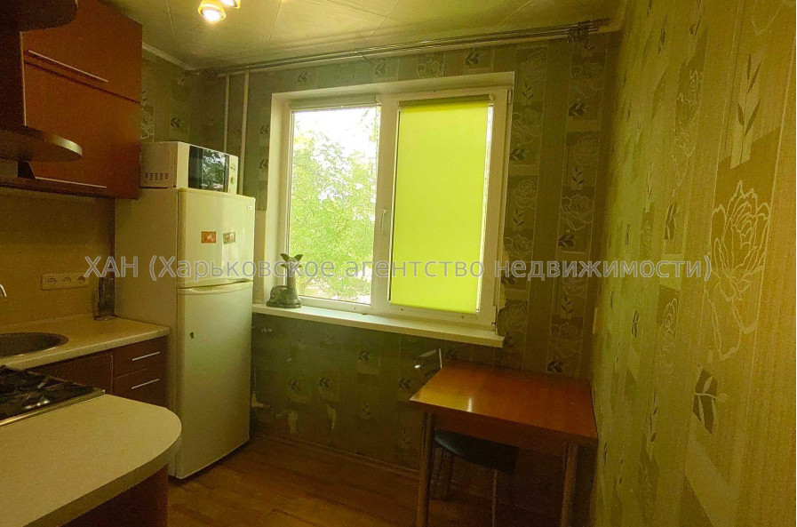 Продам квартиру, Деревянко Алексея ул. , 2 кім., 42 м², косметический ремонт 