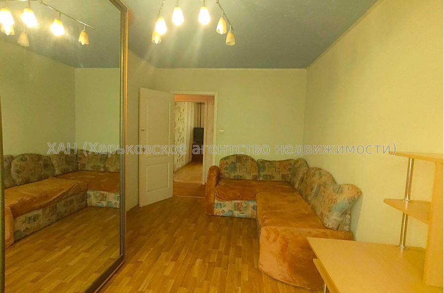 Продам квартиру, Деревянко Алексея ул. , 2 кім., 42 м², косметический ремонт 