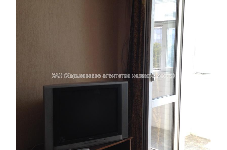 Сдам квартиру, Соборности Украины ул. , 1  ком., 36 м², косметический ремонт 