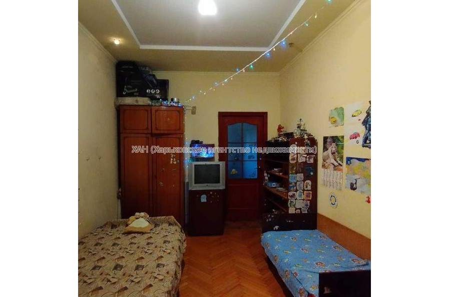 Продам квартиру, Гимназическая наб. , 2  ком., 57 м², частичный ремонт 