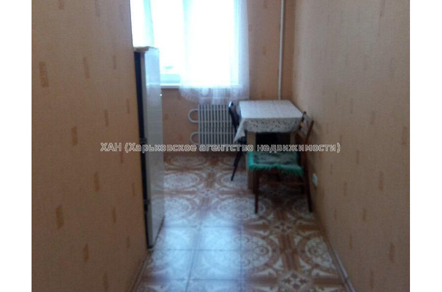 Продам квартиру, Космическая ул. , 1 кім., 39 м², капитальный ремонт 