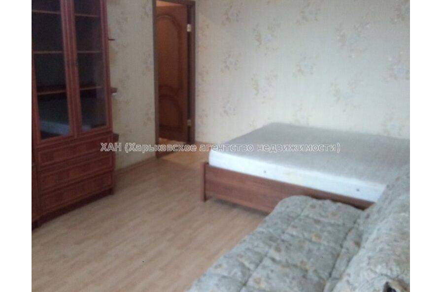 Продам квартиру, Космическая ул. , 1 кім., 39 м², капитальный ремонт 