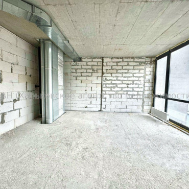 Продам нежитлову нерухомість, офис в офисном центре , 1 кім., 33.50 м², без внутренних работ 