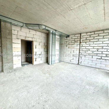 Продам нежитлову нерухомість, офис в офисном центре , 1 кім., 33.50 м², без внутренних работ 