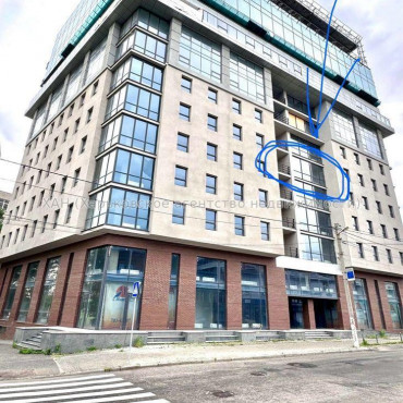 Продам нежитлову нерухомість, офис в офисном центре , 1 кім., 33.50 м², без внутренних работ 