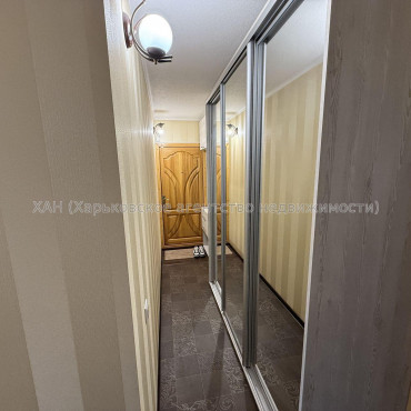 Продам квартиру, Гвардейцев Широнинцев ул. , 1  ком., 37.80 м², капитальный ремонт 