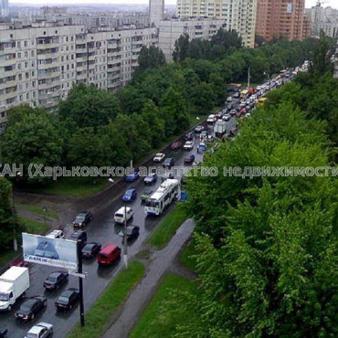 Продам квартиру, Гвардейцев Широнинцев ул. , 1  ком., 37.80 м², капитальный ремонт 