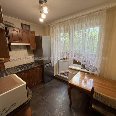 Продам квартиру, Гвардейцев Широнинцев ул. , 1  ком., 37.80 м², капитальный ремонт 