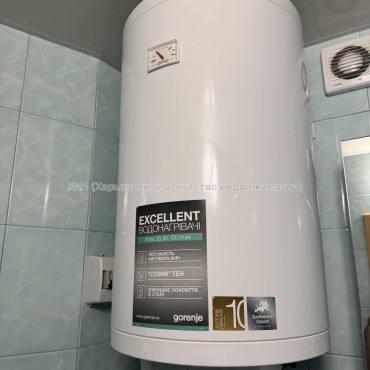 Продам квартиру, Гвардейцев Широнинцев ул. , 1  ком., 37.80 м², капитальный ремонт 