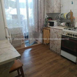 Продам квартиру, Алексеевская ул. , 1 кім., 37 м², косметический ремонт