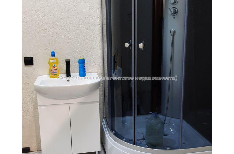 Продам квартиру, Профсоюзный бульв. , 1 кім., 34 м², капитальный ремонт 