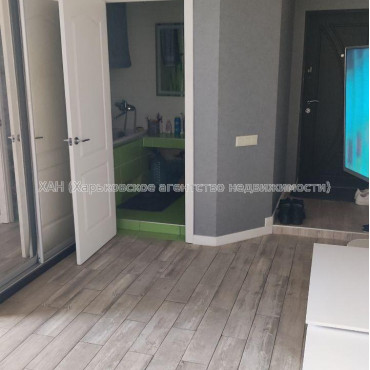 Продам квартиру, Павла Тычины ул. , 3 кім., 89 м², частичный ремонт 