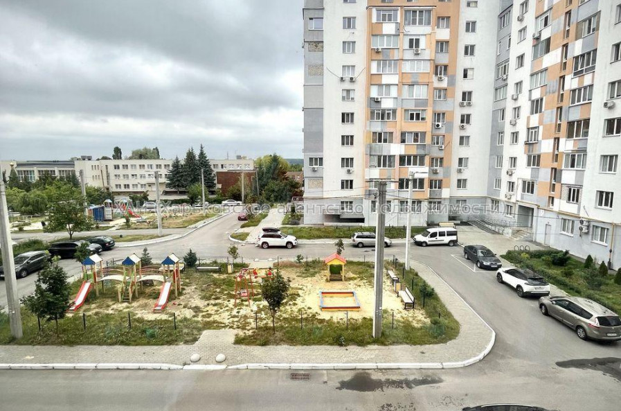 Продам квартиру, Архитекторов ул. , 2 кім., 75 м², евроремонт 