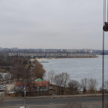 Продам квартиру, Непокоренных ул. , 1  ком., 55.50 м², без внутренних работ 