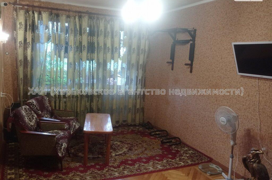 Продам квартиру, Гвардейцев Широнинцев ул. , 3 кім., 63 м², косметический ремонт 