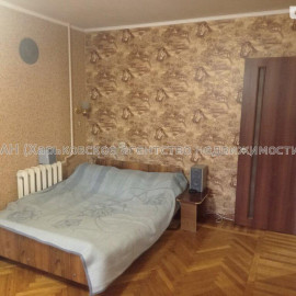 Продам квартиру, Гвардейцев Широнинцев ул. , 3 кім., 63 м², косметический ремонт