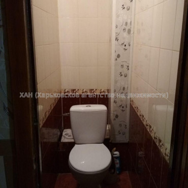 Продам квартиру, Славы просп. , 4 кім., 69 м², косметический ремонт 