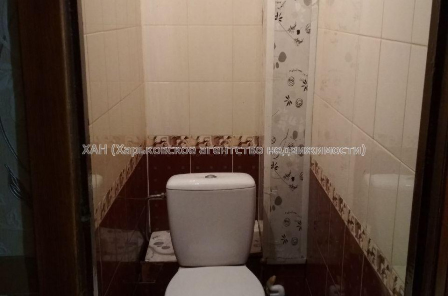 Продам квартиру, Славы просп. , 4 кім., 69 м², косметический ремонт 