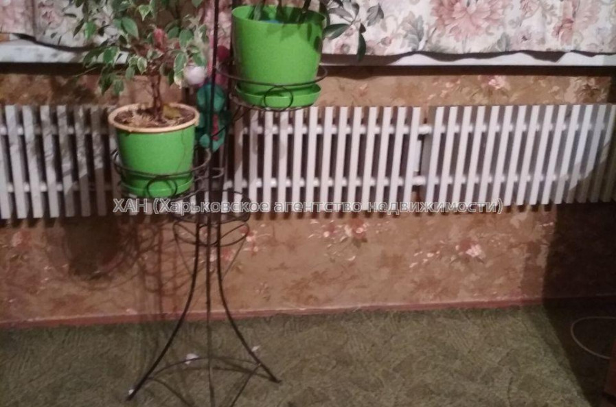 Продам квартиру, Славы просп. , 4 кім., 69 м², косметический ремонт 