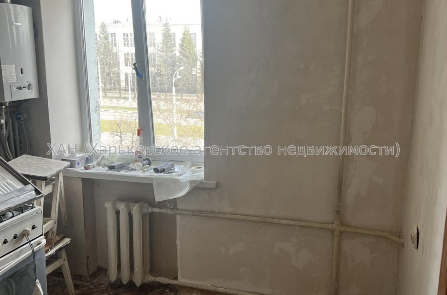 Продам квартиру, Гагарина просп. , 1 кім., 34 м², частичный ремонт 