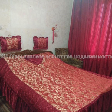 Продам квартиру, Победы просп. , 3 кім., 70 м², косметический ремонт 