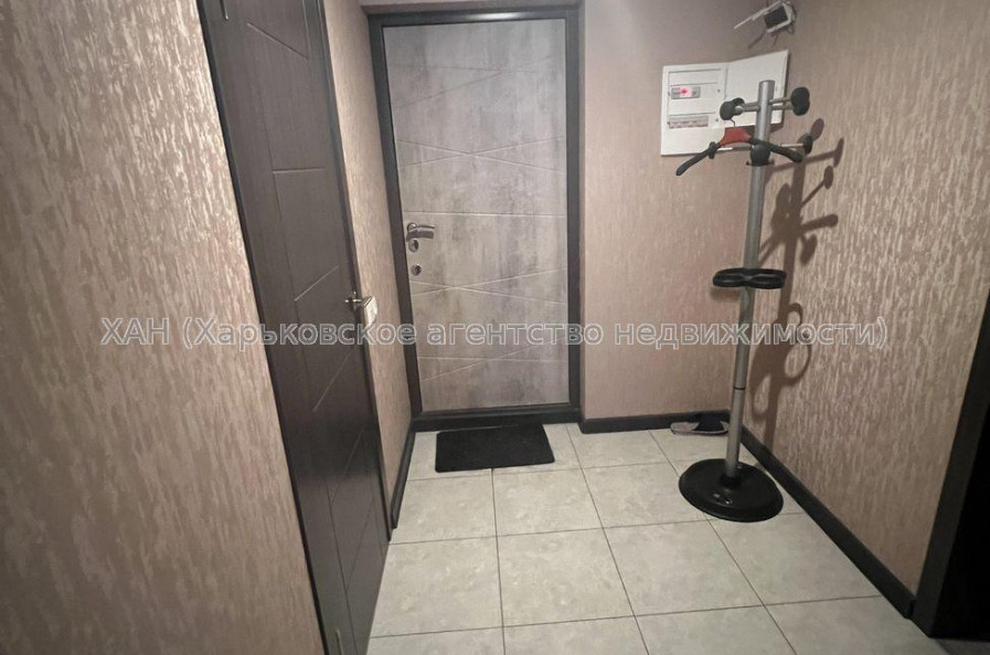 Продам квартиру, Драгоманова ул. , 1  ком., 36 м², капитальный ремонт 